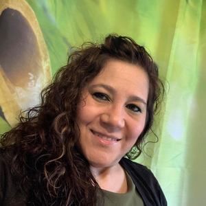 Meet your Posher, Iris n